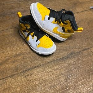 Jordan 1 Mid